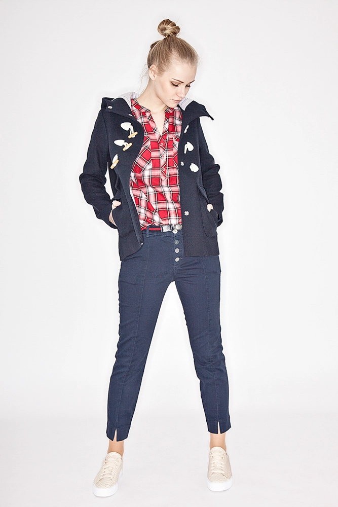 ESPRIT Modekampagne Atrio Villach – Editorial Fashion Fotografie mit Fokus auf Lifestyle